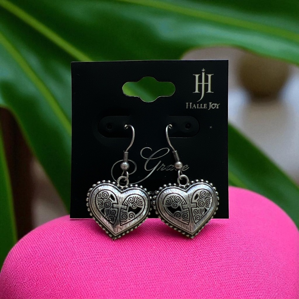 Halle Joy Grace earrings